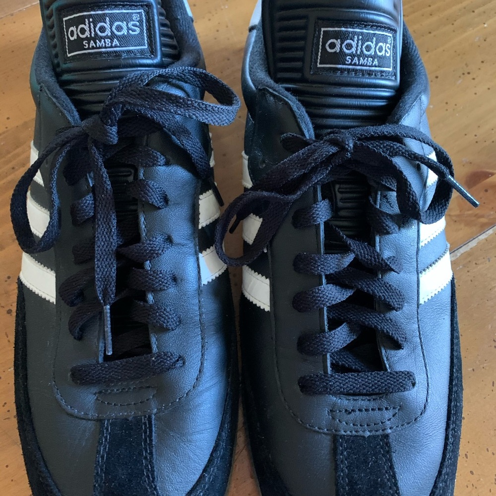 Men’s Adidas samba sneakers. Like new